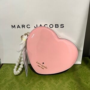 New with tag Kate Spade ♠️ love shack 3D heart wristlet